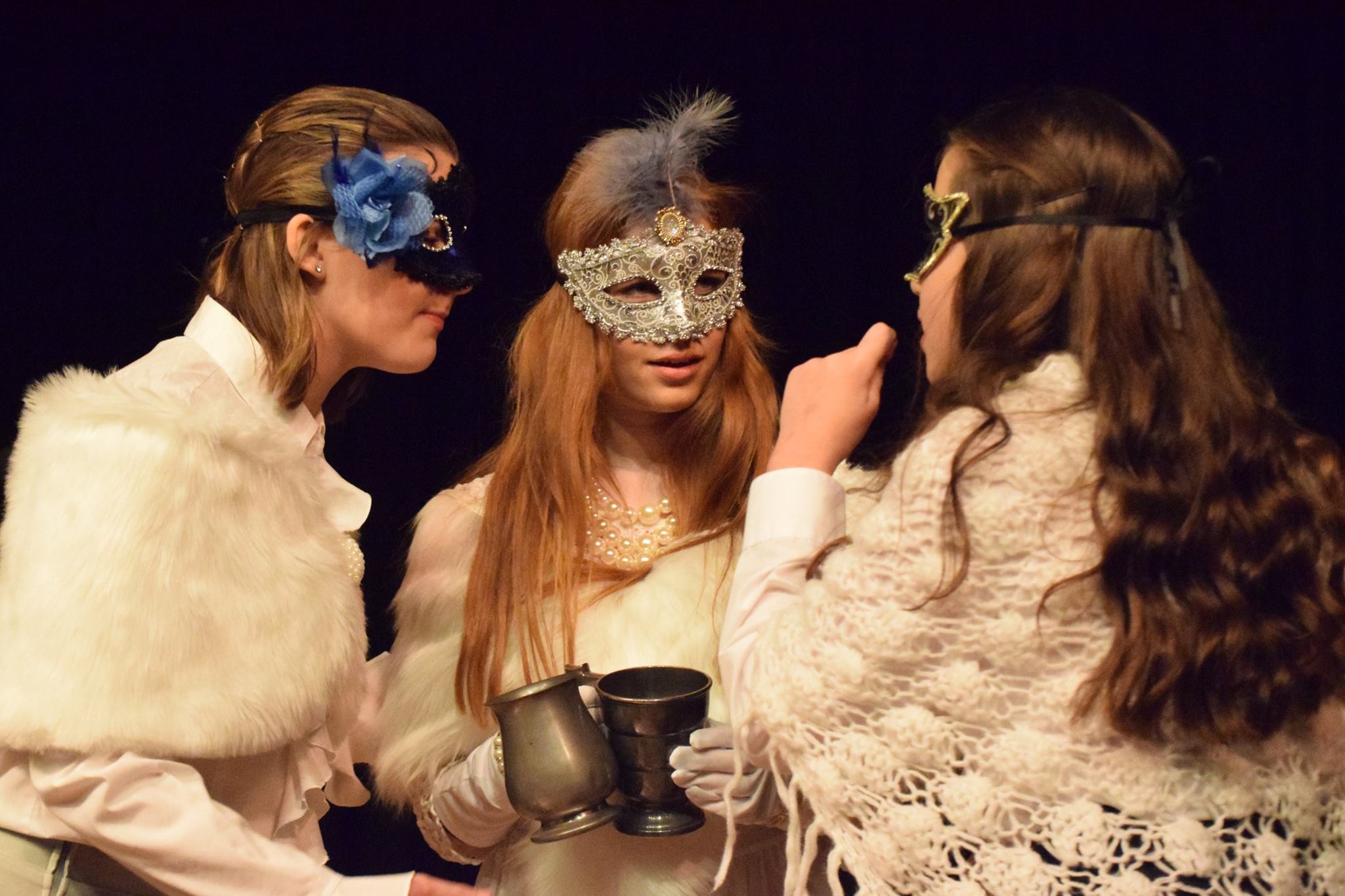 mv-sos-3-masked-ladies