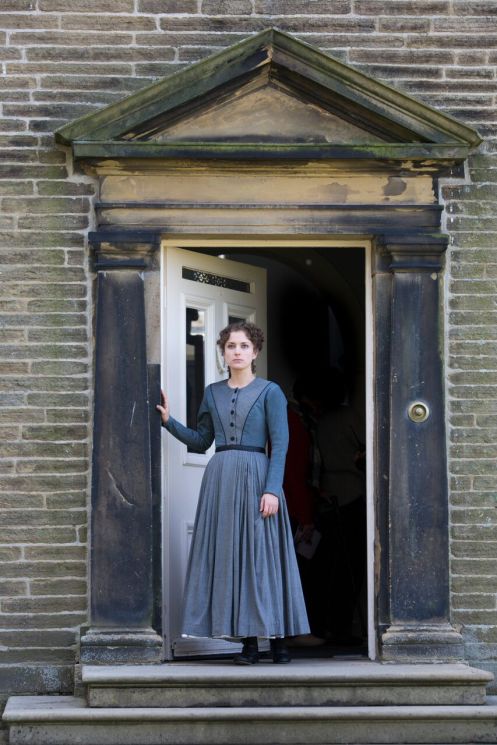 Nadia Clifford (Jane Eyre) in Haworth, photos by Ellie Kurttz (3)