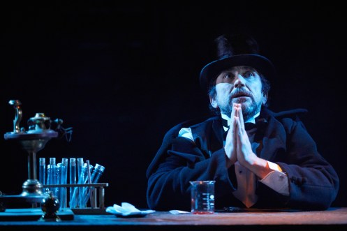 Dr Jekyll and Mr Hyde at the Rose Theatre. Photo by Mark Douet _50A3287