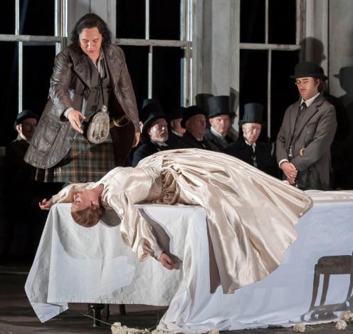 ENO-Lucia-di-Lammermoor-Eleazar-Rodríguez-Sarah-Tynan-Elgan-Llŷr-Thomas-c-John-Snelling-1024x967